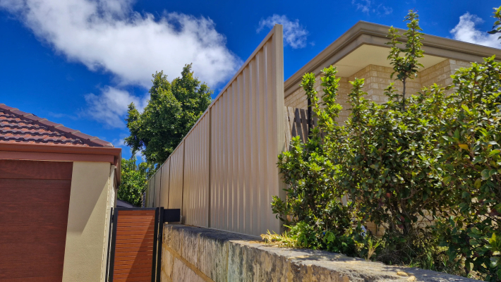 How Colorbond Fencing Help By Heat-Proofing Your Joondalup Home?