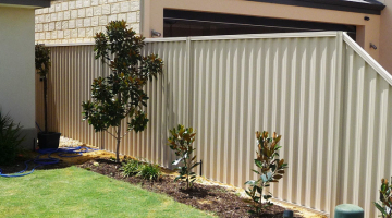 Why Hiring A Professional Fencing Expert Is Worth The Investment?